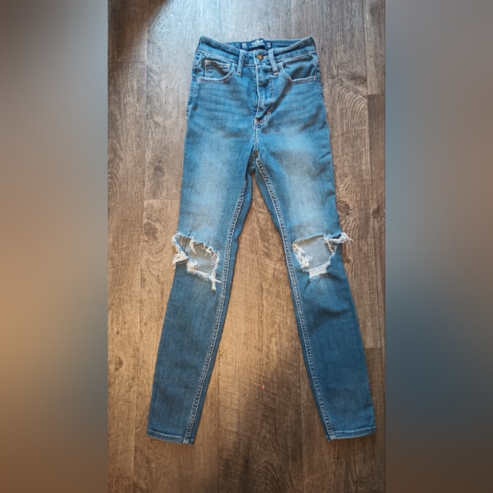 Hollister ripped skinny jeans size 00short